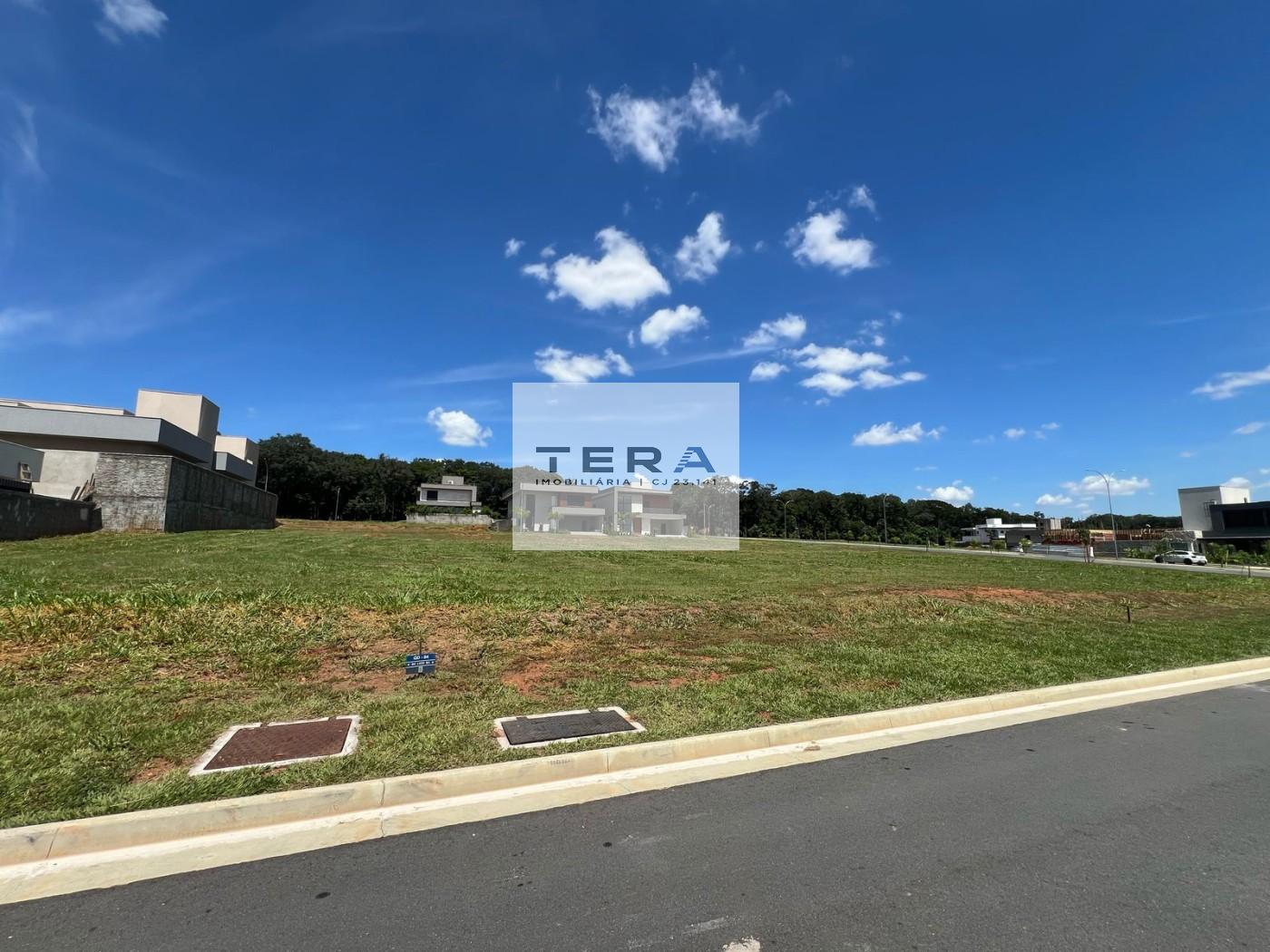 Terreno à venda, 810m² - Foto 1