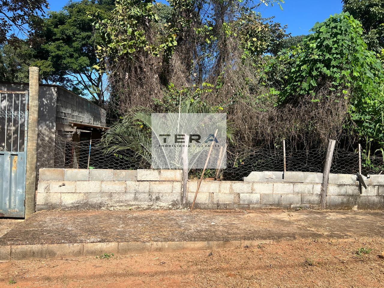 Casa à venda com 4 quartos, 80m² - Foto 2