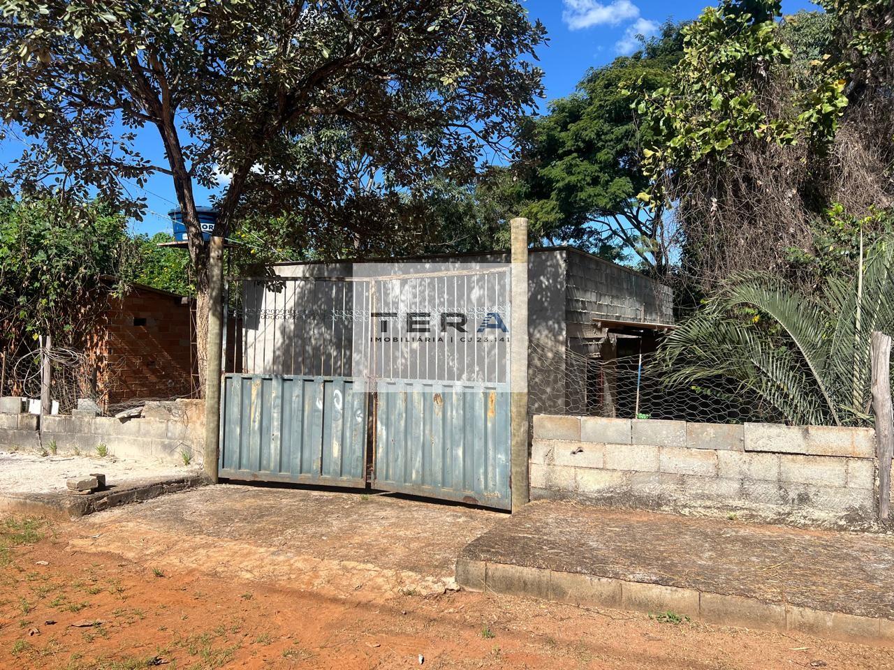 Casa à venda com 4 quartos, 80m² - Foto 1